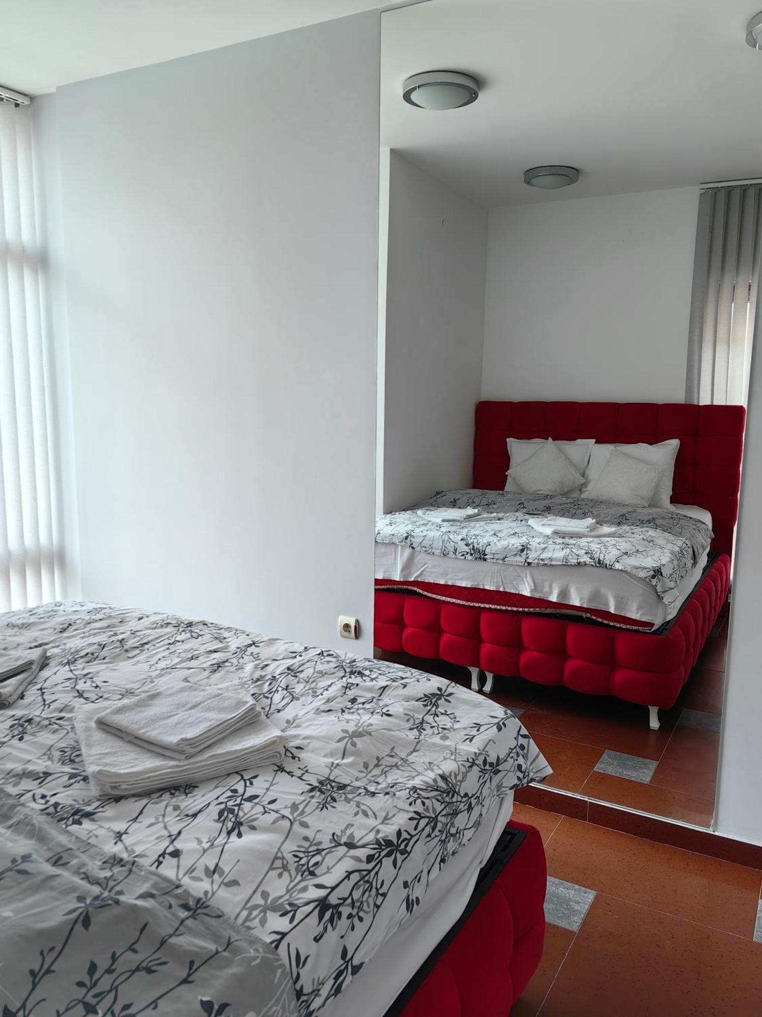 2 Bedrooms Apartment. Plowdiw Exterior foto